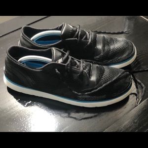 Gently Worn Men’s quiksilver lace up water shoe